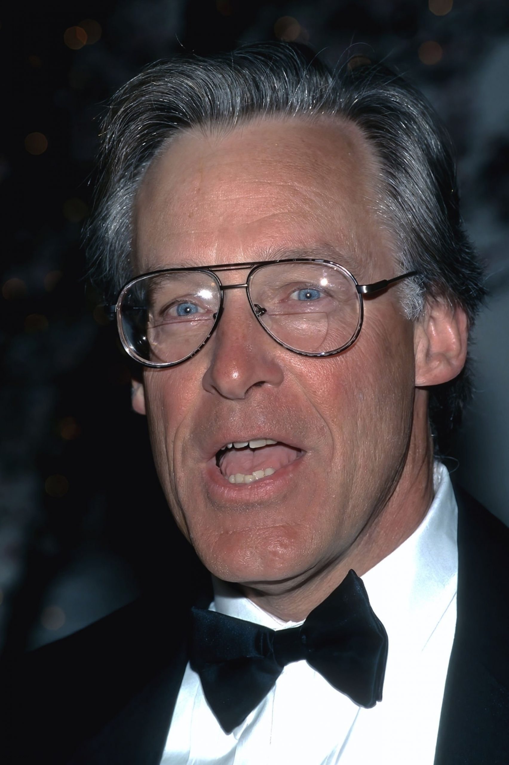 How did S Robson Walton become rich? - Fame Media Blog