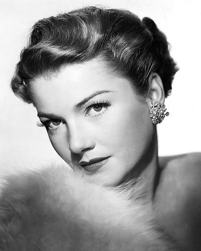 A picture of Anne Baxter