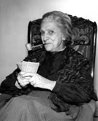 A photo of Beulah Bondi